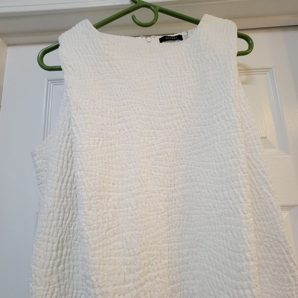 NATORI TEXTURED COTTON JACQUARD SHIFT DRESS. - Picture 6 of 13